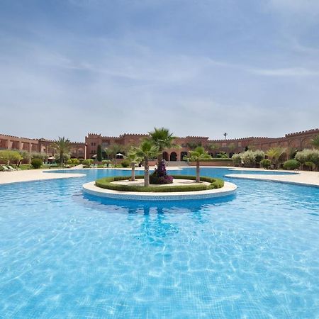 Grand Mogador Agdal & Spa Marakeş Dış mekan fotoğraf The swimming pool at the hotel