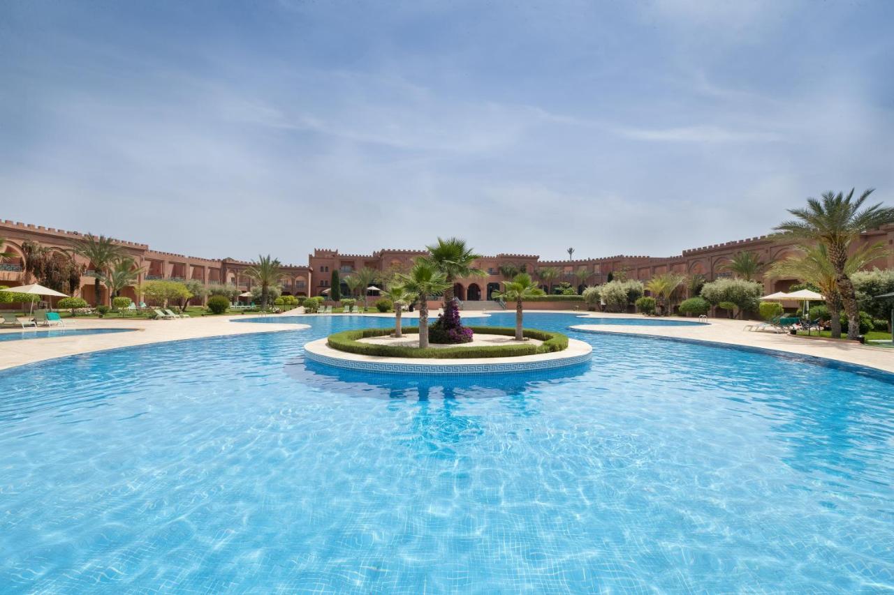 Grand Mogador Agdal & Spa Marakeş Dış mekan fotoğraf The swimming pool at the hotel